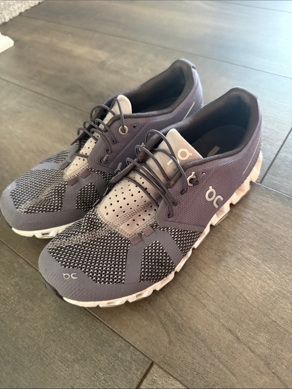 On Cloud Womens Athletic Shoes in Purple and Lavender